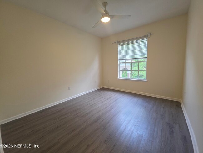 Building Photo - 10550 Baymeadows Rd