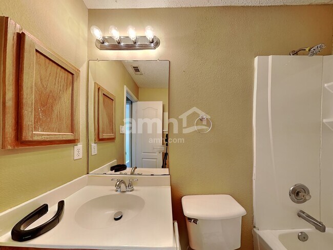 Building Photo - 1411 Plateau Dr