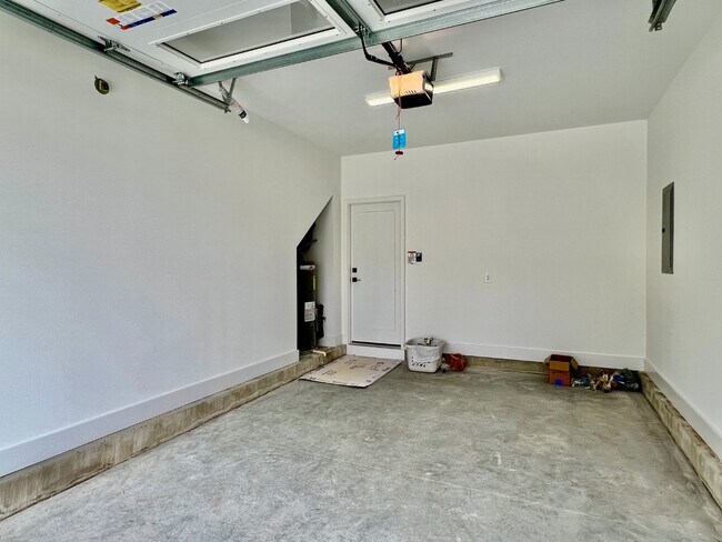 Building Photo - New Construction! Unit B Available!