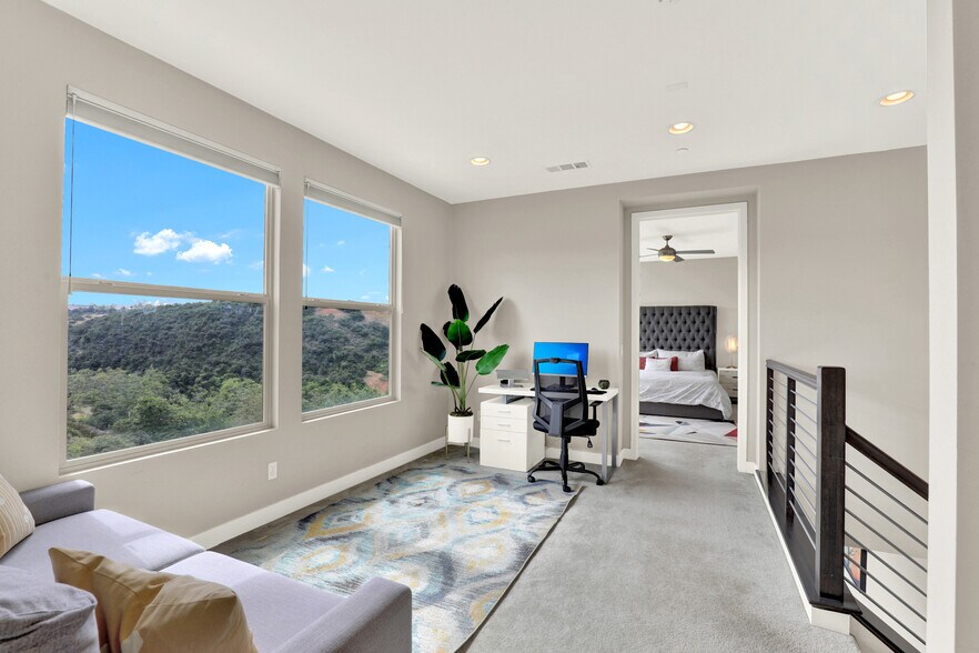 Upstairs Loft/Office - 5988 Shaw Lopez Row