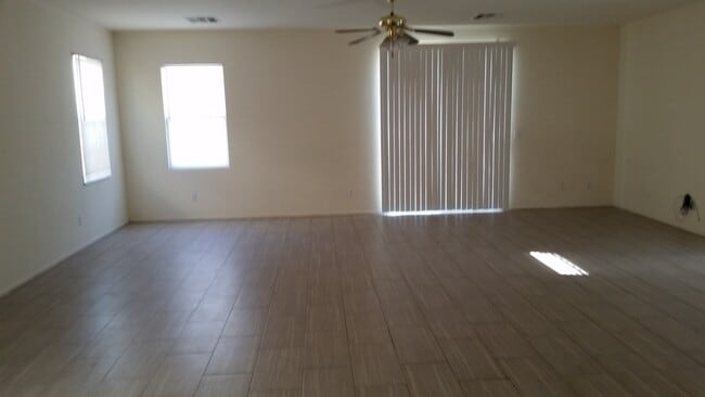 Building Photo - 4 Bedroom home for rent