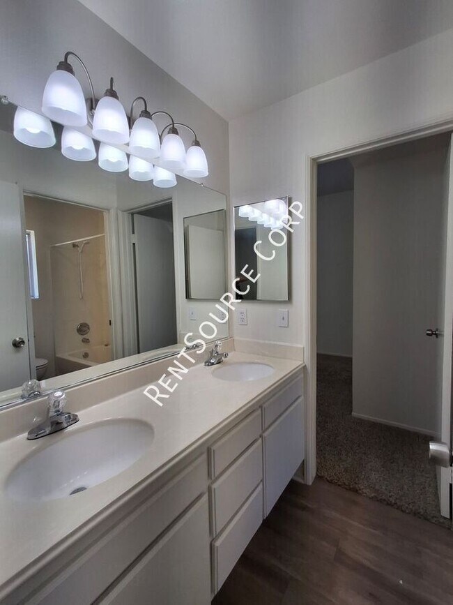 Building Photo - 30420 Yosemite Dr