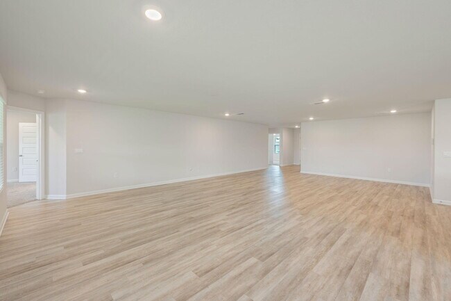 Building Photo - 5092 Gaineswood Dr