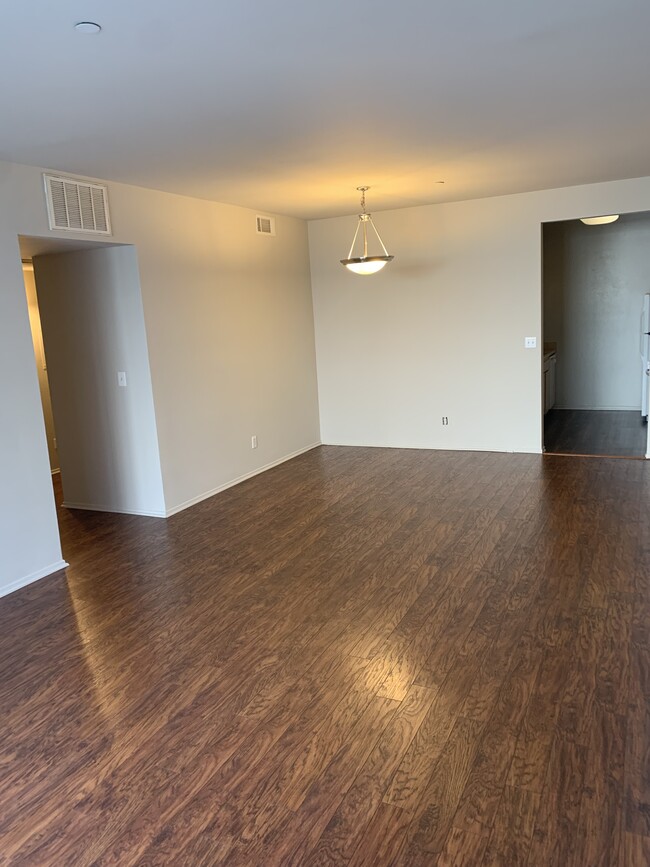 Dining area toward Kithen - 10717 Lawler St