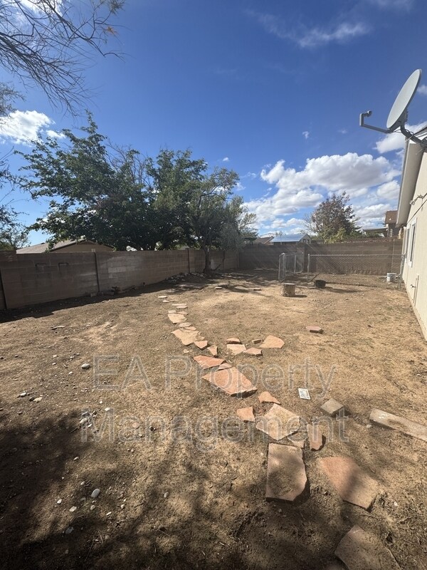 Building Photo - 4830 Aquamarine Dr NE