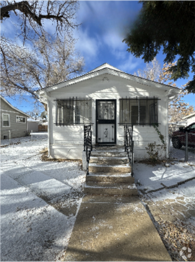 Building Photo - 2 Bed 1 Bath Single Family Home Available ...