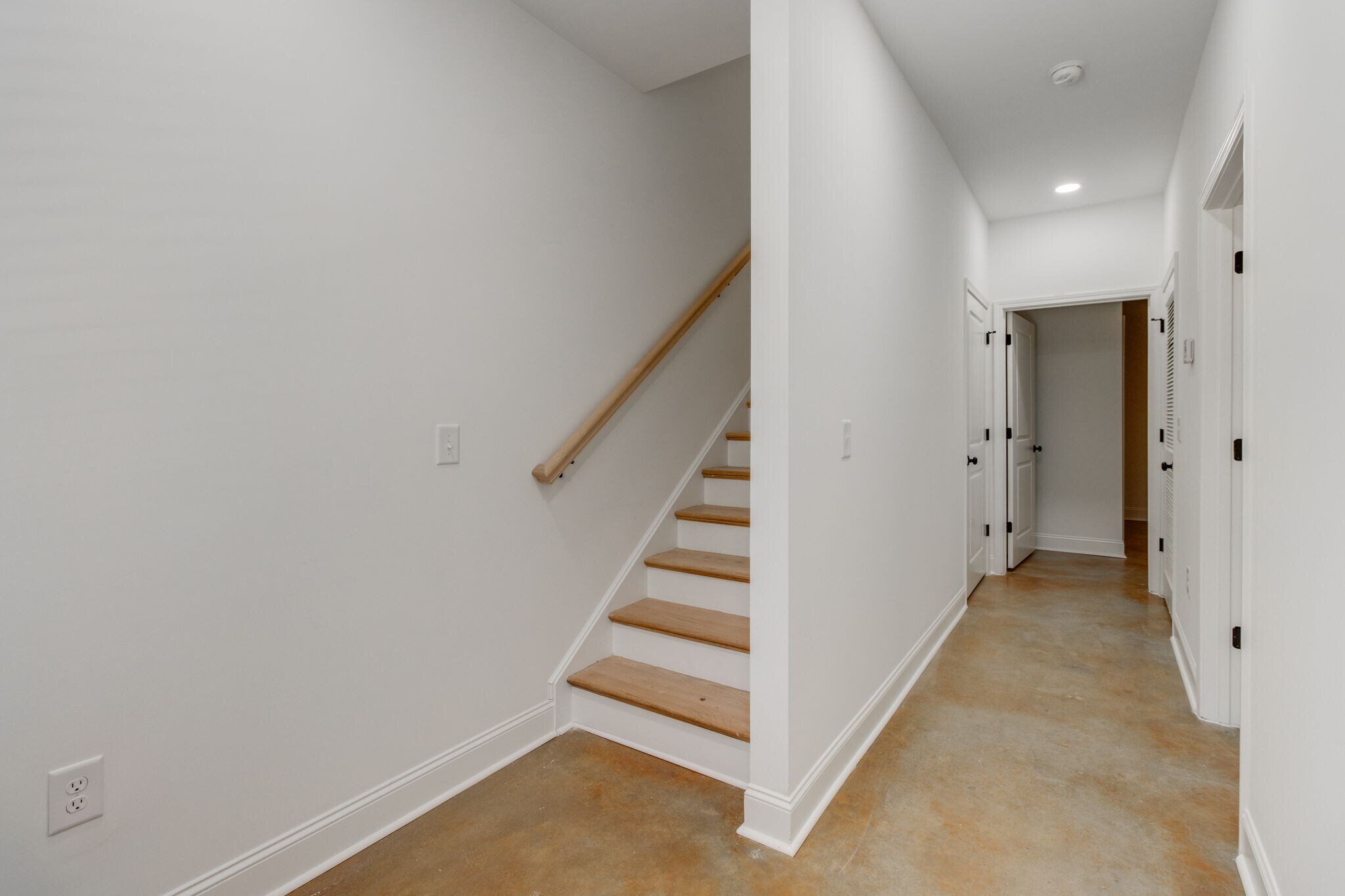 Building Photo - 133 Harden St