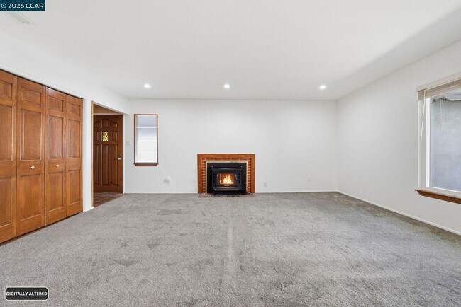 Building Photo - 1930 Sunshine Dr