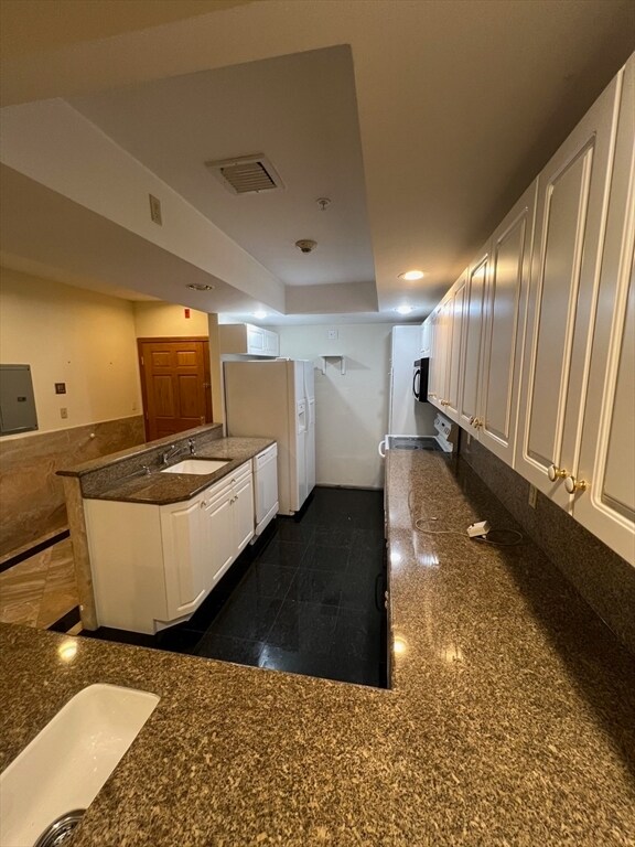 Building Photo - 373 Highland Ave