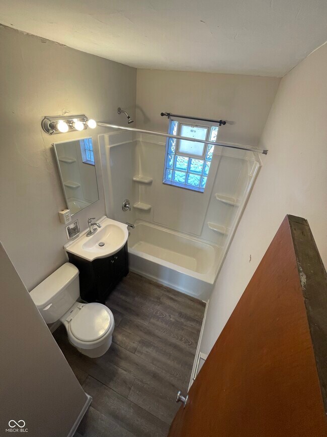 Building Photo - 4 N Butler Ave