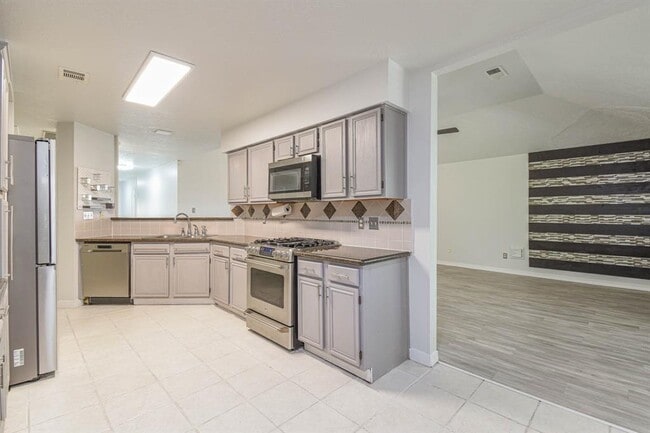 Building Photo - 8914 Emerald Heights Ln