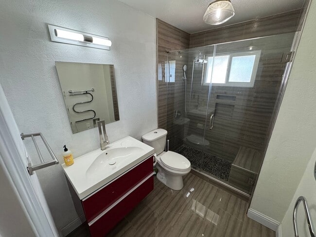 Building Photo - Danville Townhouse 2 bed / 1.5 bath - Near...