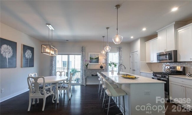 Building Photo - 3023 Salix Bend Dr