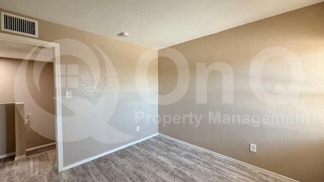 Building Photo - 2634 N 43rd Ave