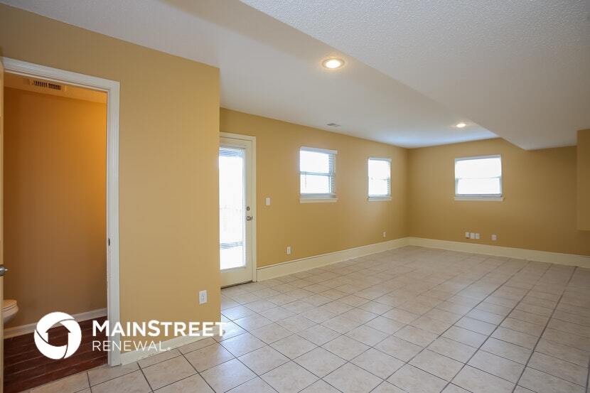 Building Photo - 1221 Rosehill Dr