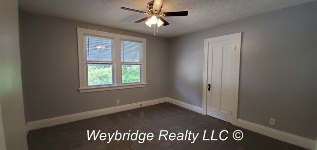 Building Photo - Spacious 3+ Bedroom Home in East Price Hill – Finished Basement & Large Backyard!