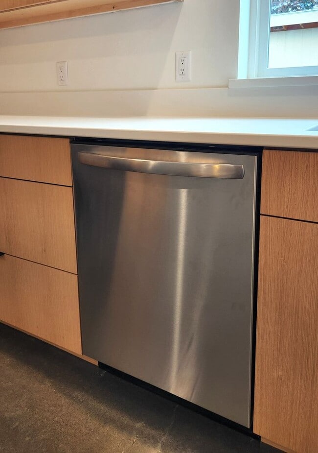 Building Photo - Newly Constructed Four Bedroom House With a Dog Considered