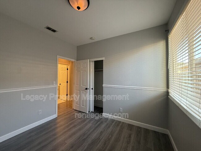 Building Photo - 3108 Tintorera Way