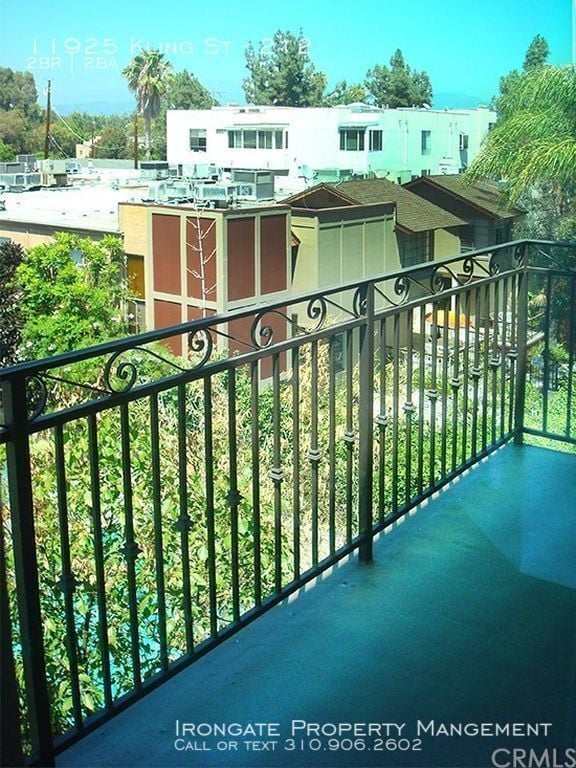 Building Photo - 11925 Kling St