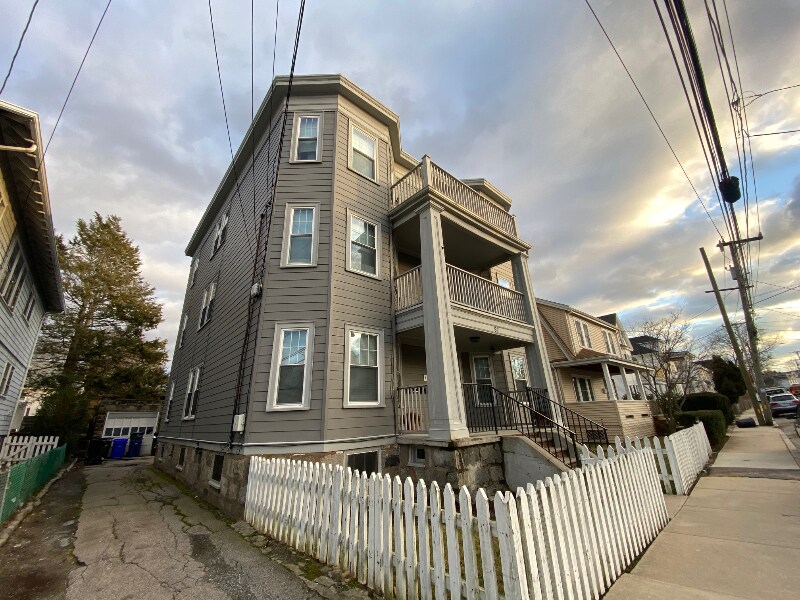Building Photo - 57 Austin St