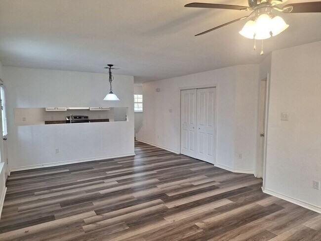 Building Photo - 2621 Lee Ave