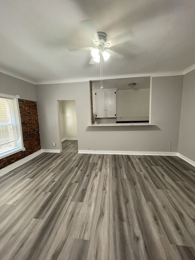 Building Photo - STUDIO $1495 LOS FELIZ HARDWOODS EXPOSED B...