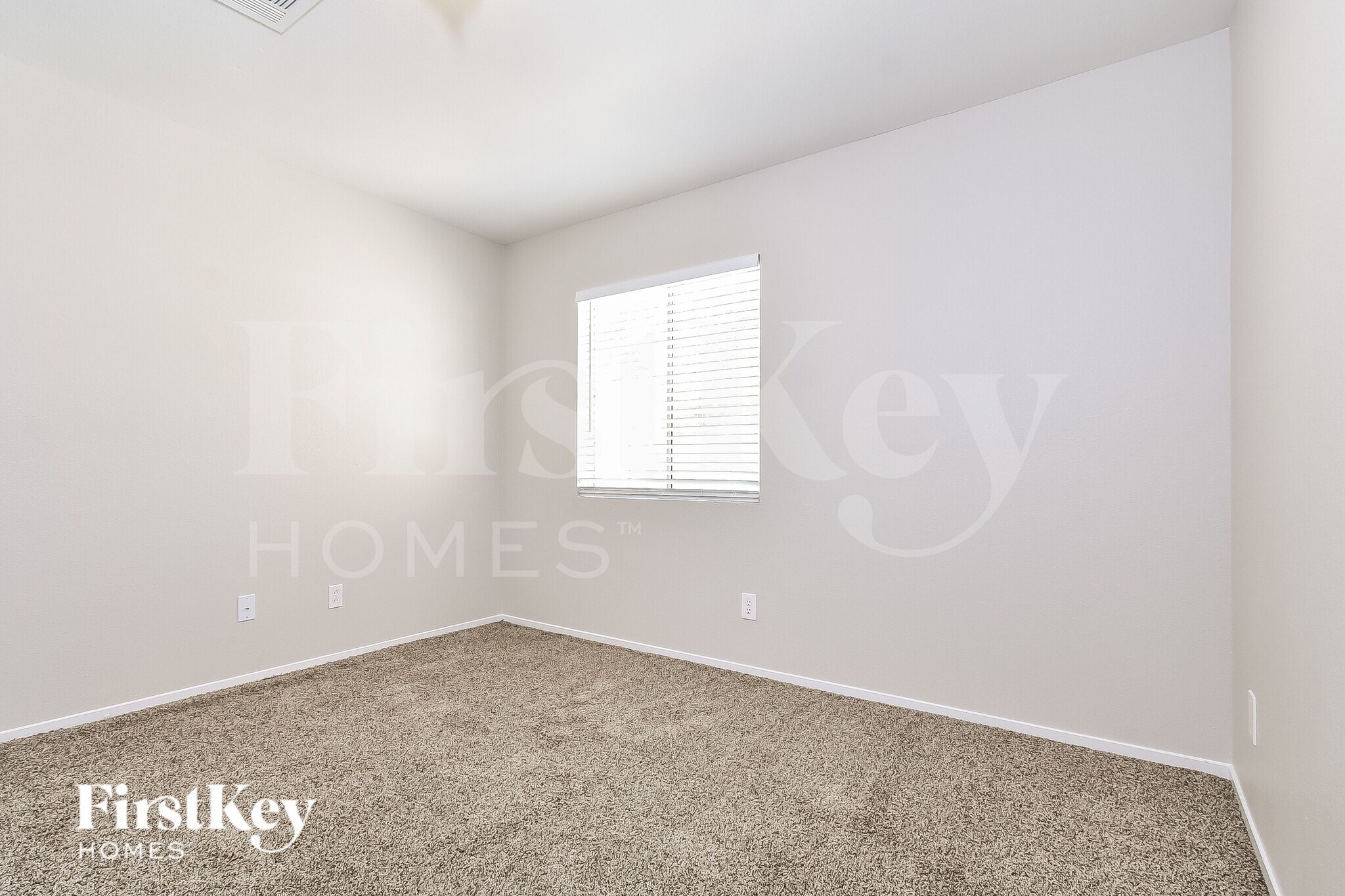 Building Photo - 2412 Silver Shadow Dr