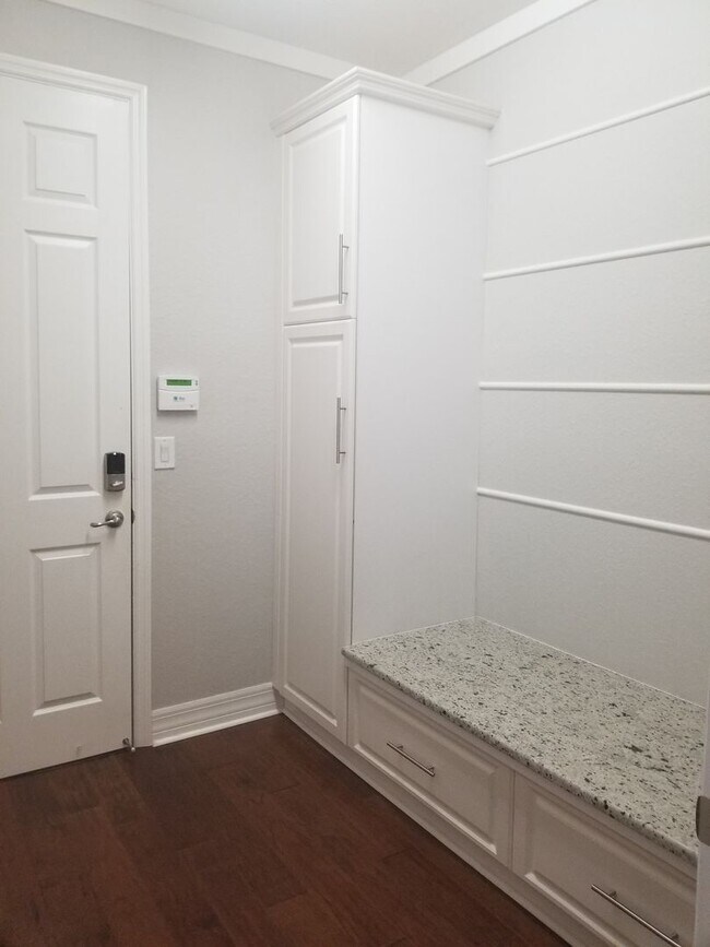 Building Photo - 11651 Oakwood Preserve Pl
