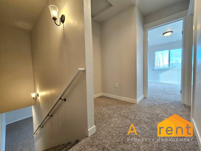 Building Photo - Newly Constructed 3 Bedroom, 2.5 bathroom SW Medford Home