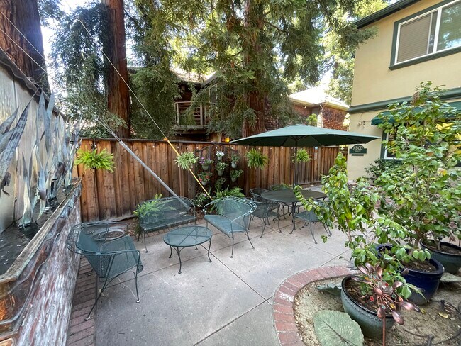 Patio - 171 Bryant St