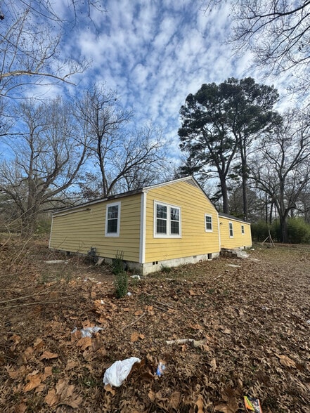 Building Photo - 720 Cooper Rd