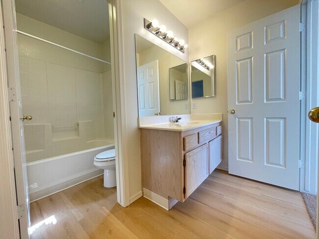 Building Photo - To schedule a viewing, call Wally Fellman ...