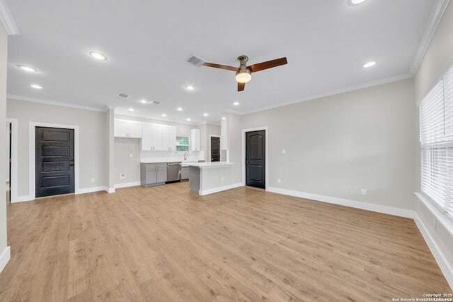 Building Photo - 4130 Moana Dr