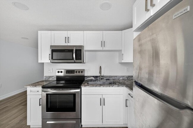Building Photo - 5419 Oceanic Rd