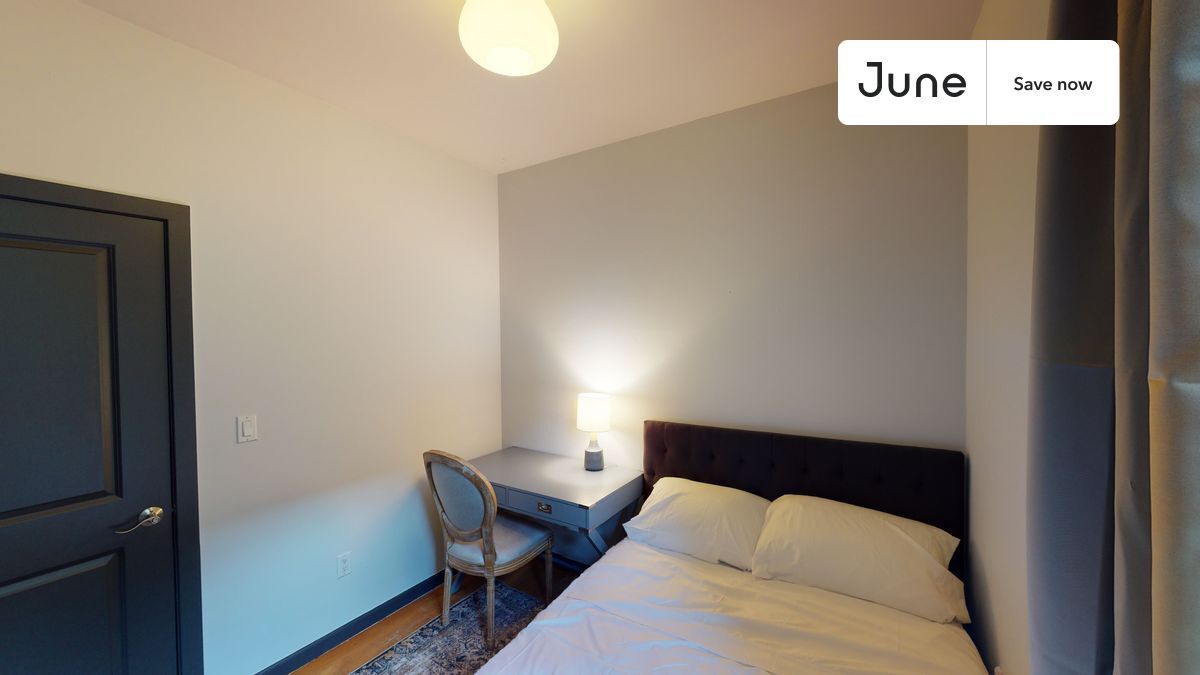 Building Photo - 161 W 120th St