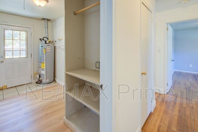 Building Photo - 321 Patrician Dr