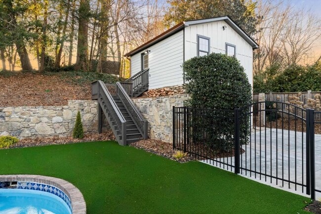 Building Photo - 4730 Paran Valley NW