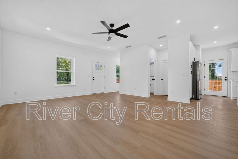 Building Photo - 1181 Floyd St