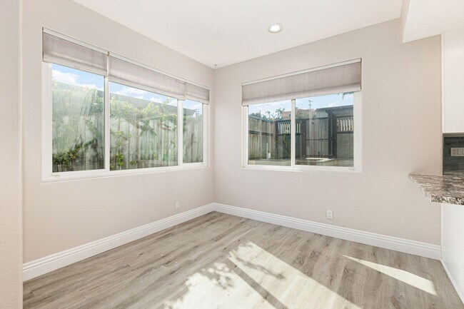 Building Photo - 843 3rd St