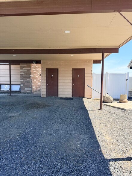 Building Photo - 539 W Crest Dr