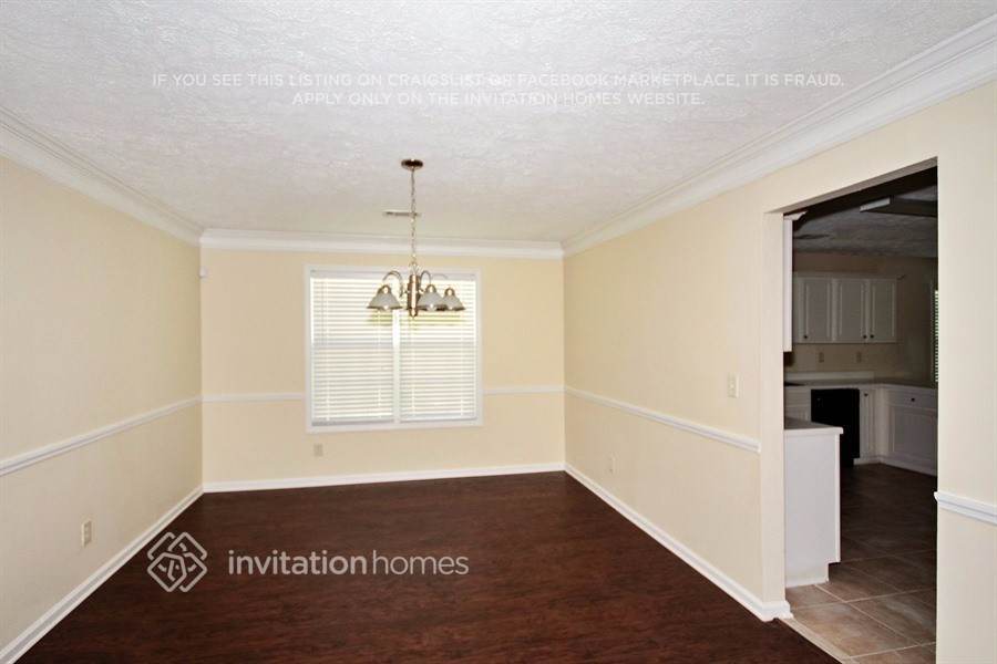 Building Photo - 6521 Carriage Ln