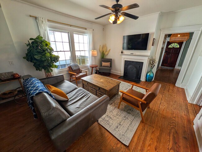 Building Photo - 1084 Kirkwood Ave SE