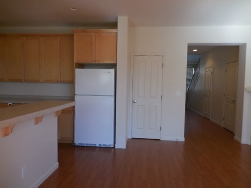 Building Photo - Great 3 bedroom - King City Pet friendly h...