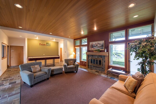 Building Photo - Beautifully Remodeled 2 Bed 2 Bath Redmond Condo!