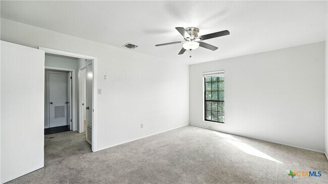 Building Photo - 1024 Mission Dr