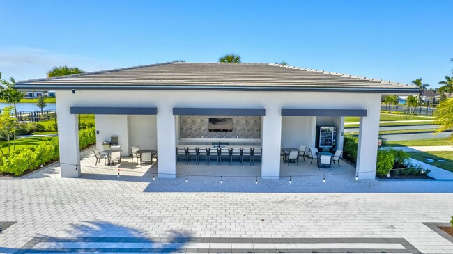 Building Photo - 15830 Key Biscayne Ln