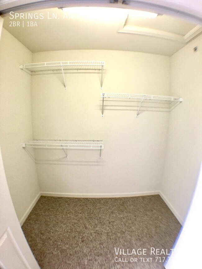 Building Photo - 85 Springs Ln