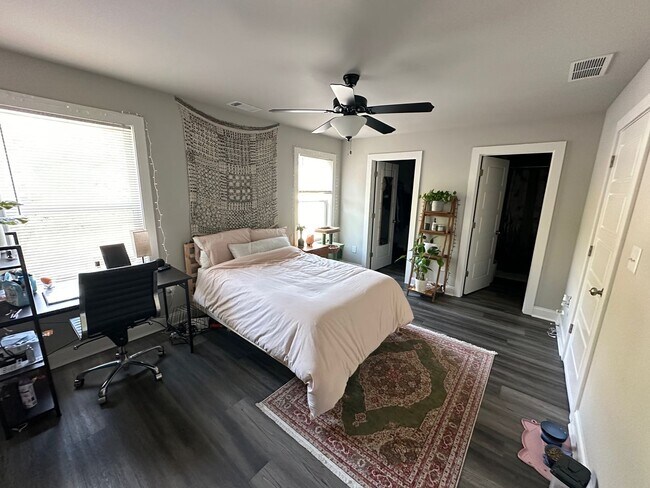 Building Photo - Four Bedroom Available off MLK