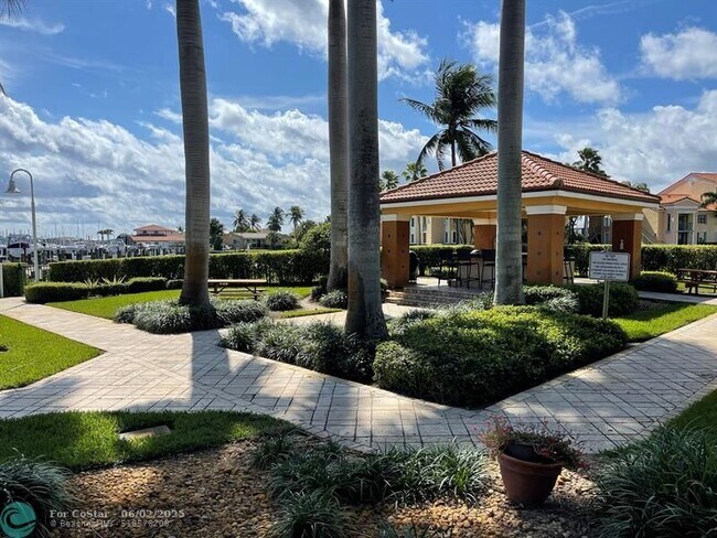 Building Photo - 120 Yacht Club Way