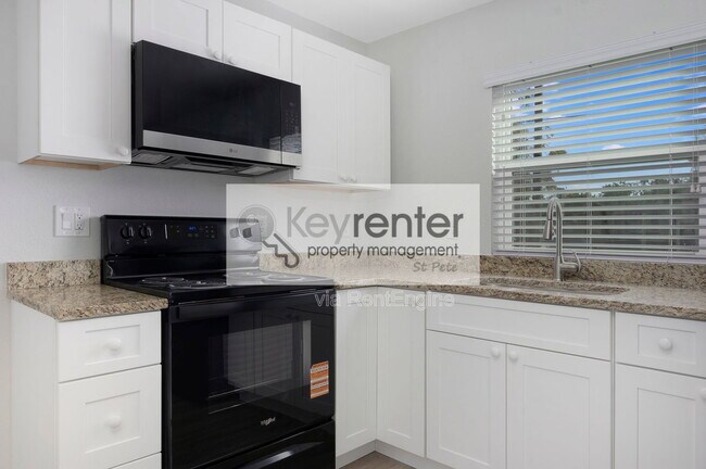 Building Photo - 454 21st St N